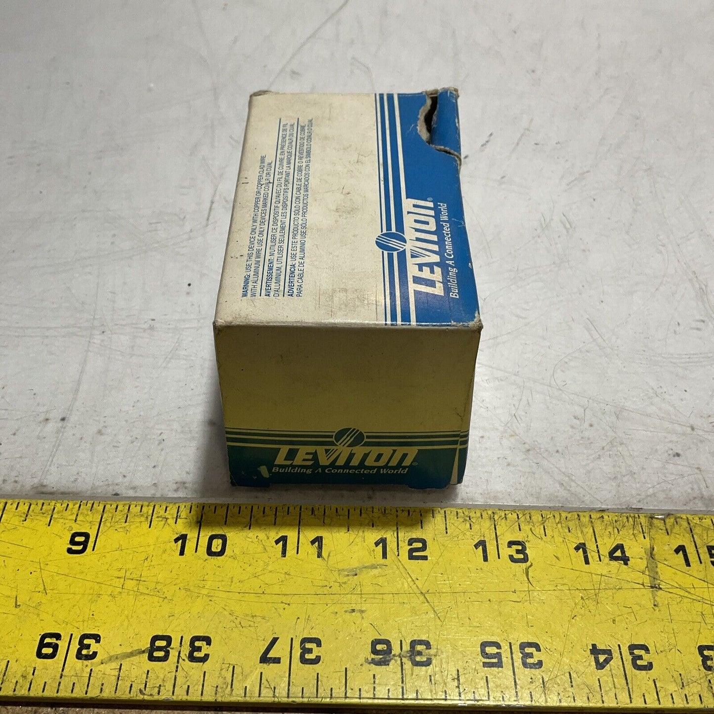 LEVITON 8756 WHITE PORCELAIN LAMPHOLDER 1500W 600VAC 222-U3S