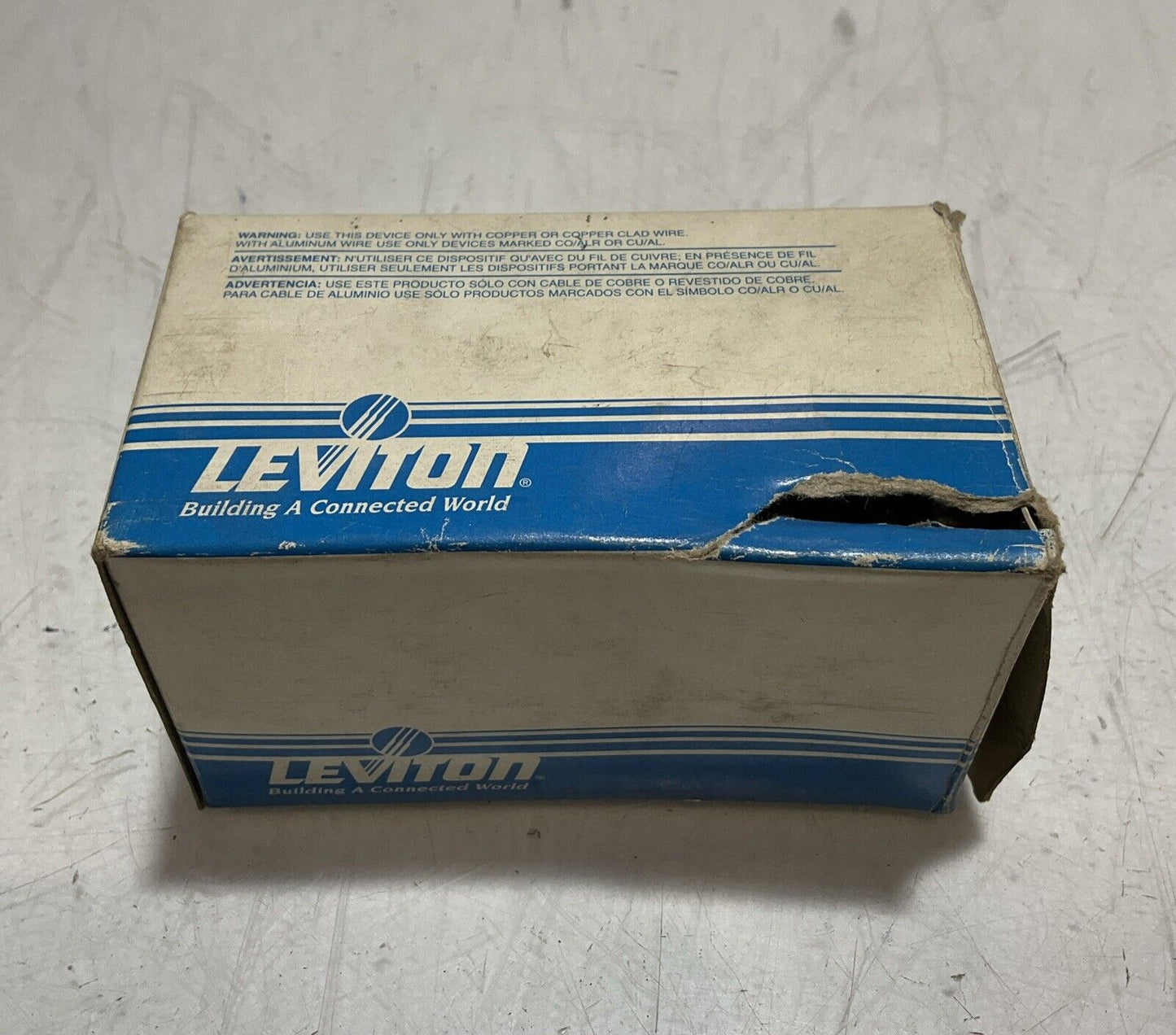 LEVITON 8756 WHITE PORCELAIN LAMPHOLDER 1500W 600VAC 222-U3S