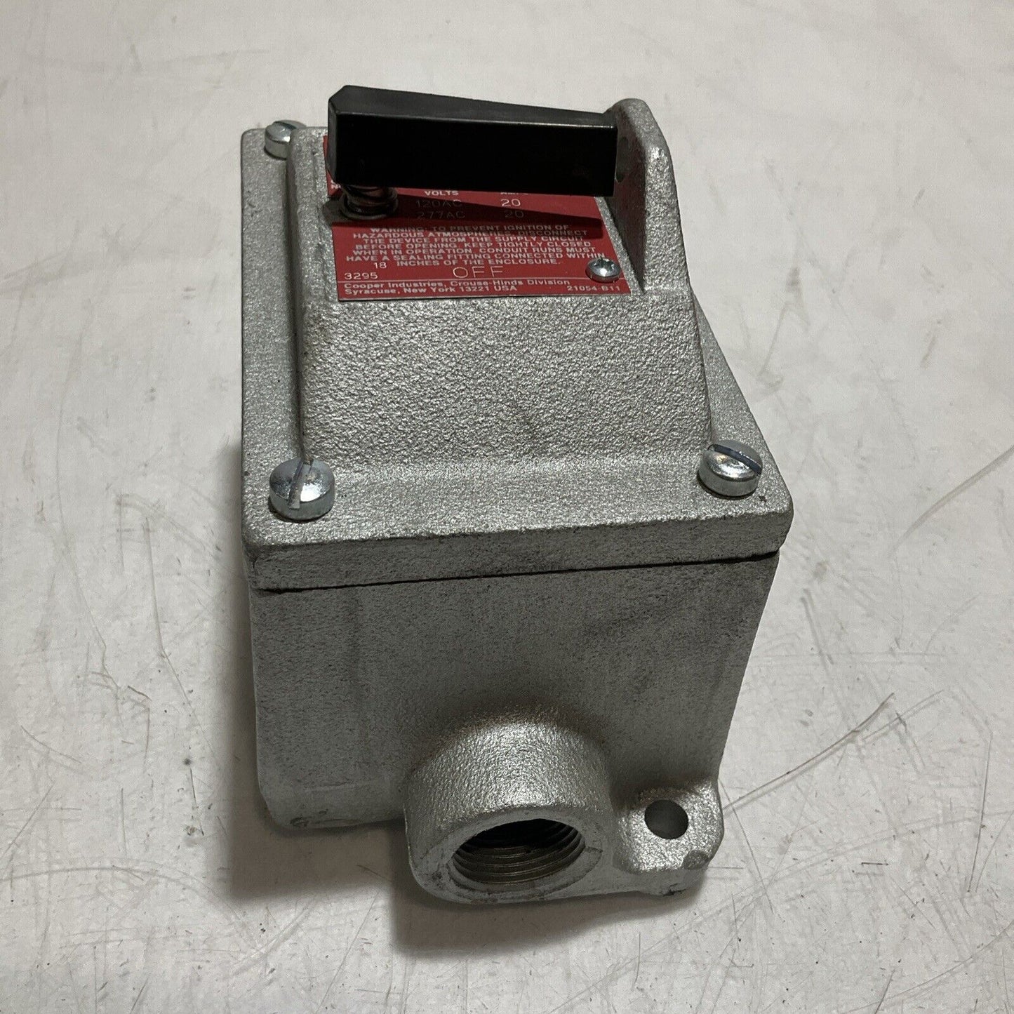 CROUSE-HINDS EFS218 EXPLOSIONPROOF FRONT OPERATED CONTROL SYSTEM SIZE 3/4 373