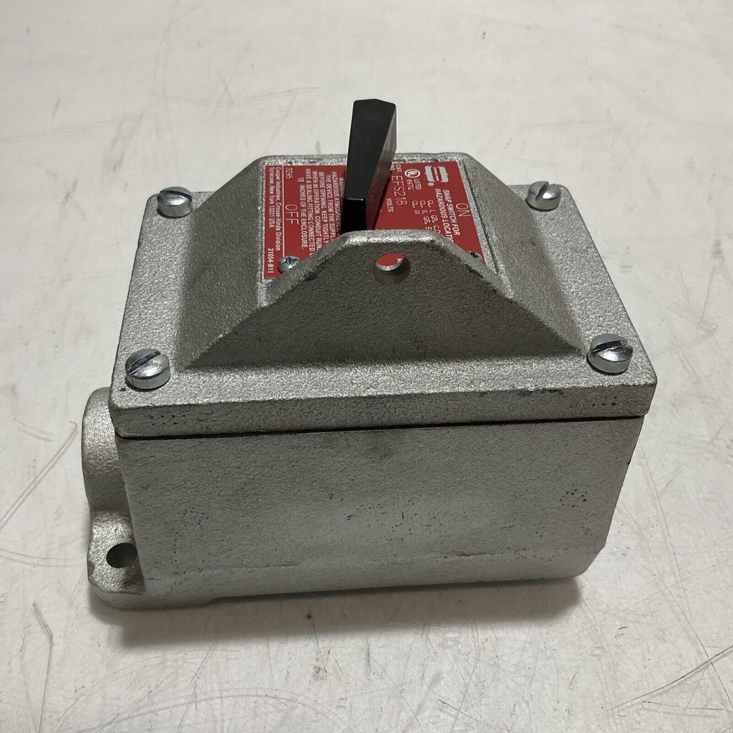 CROUSE-HINDS EFS218 EXPLOSIONPROOF FRONT OPERATED CONTROL SYSTEM SIZE 3/4 373