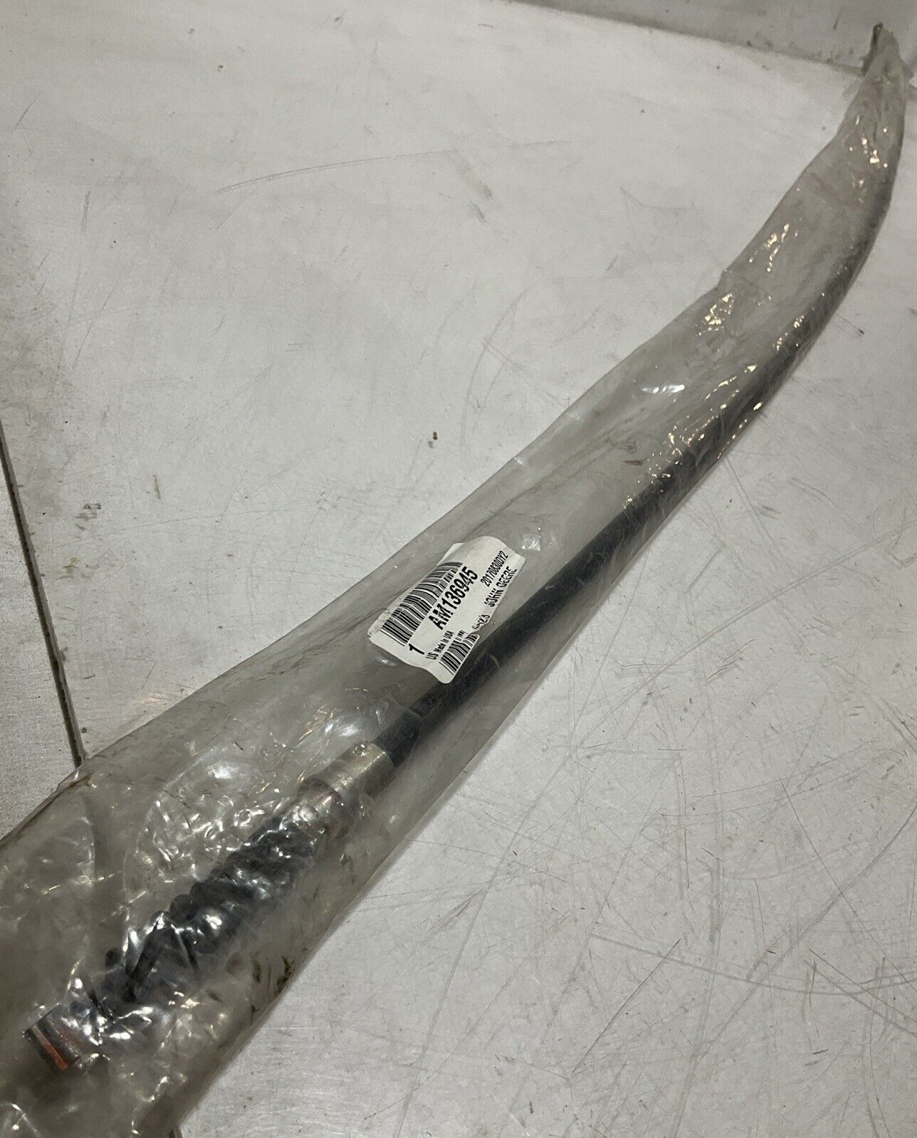JOHN DEERE AM136945 ORIGINAL EQUIPMENT CABLE ASSEMBLEY 476-U3S
