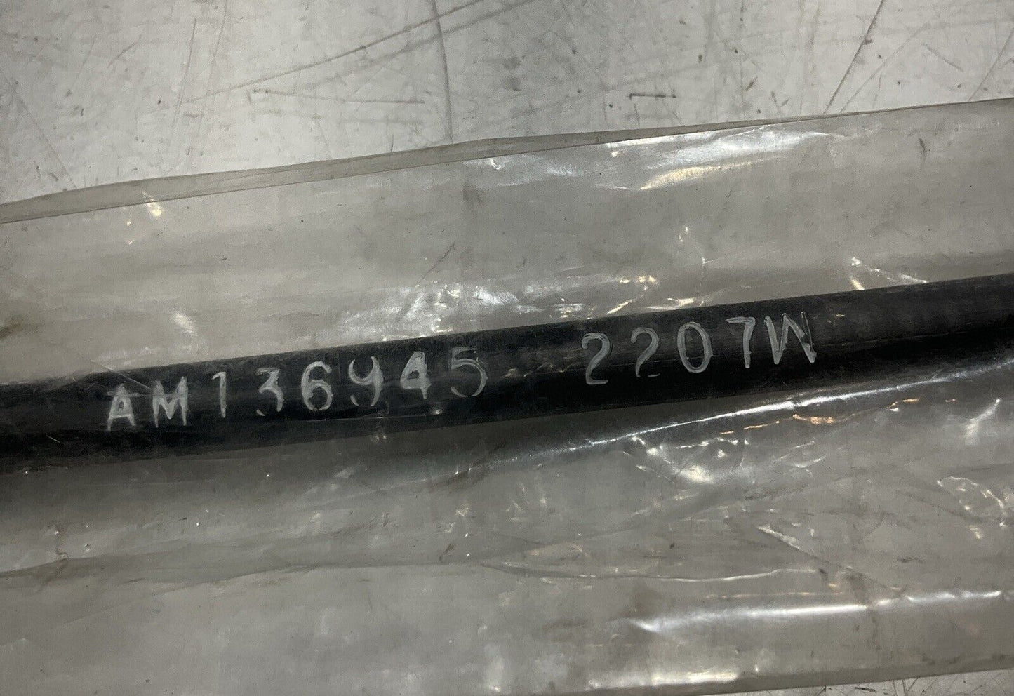 JOHN DEERE AM136945 ORIGINAL EQUIPMENT CABLE ASSEMBLEY 476-U3S