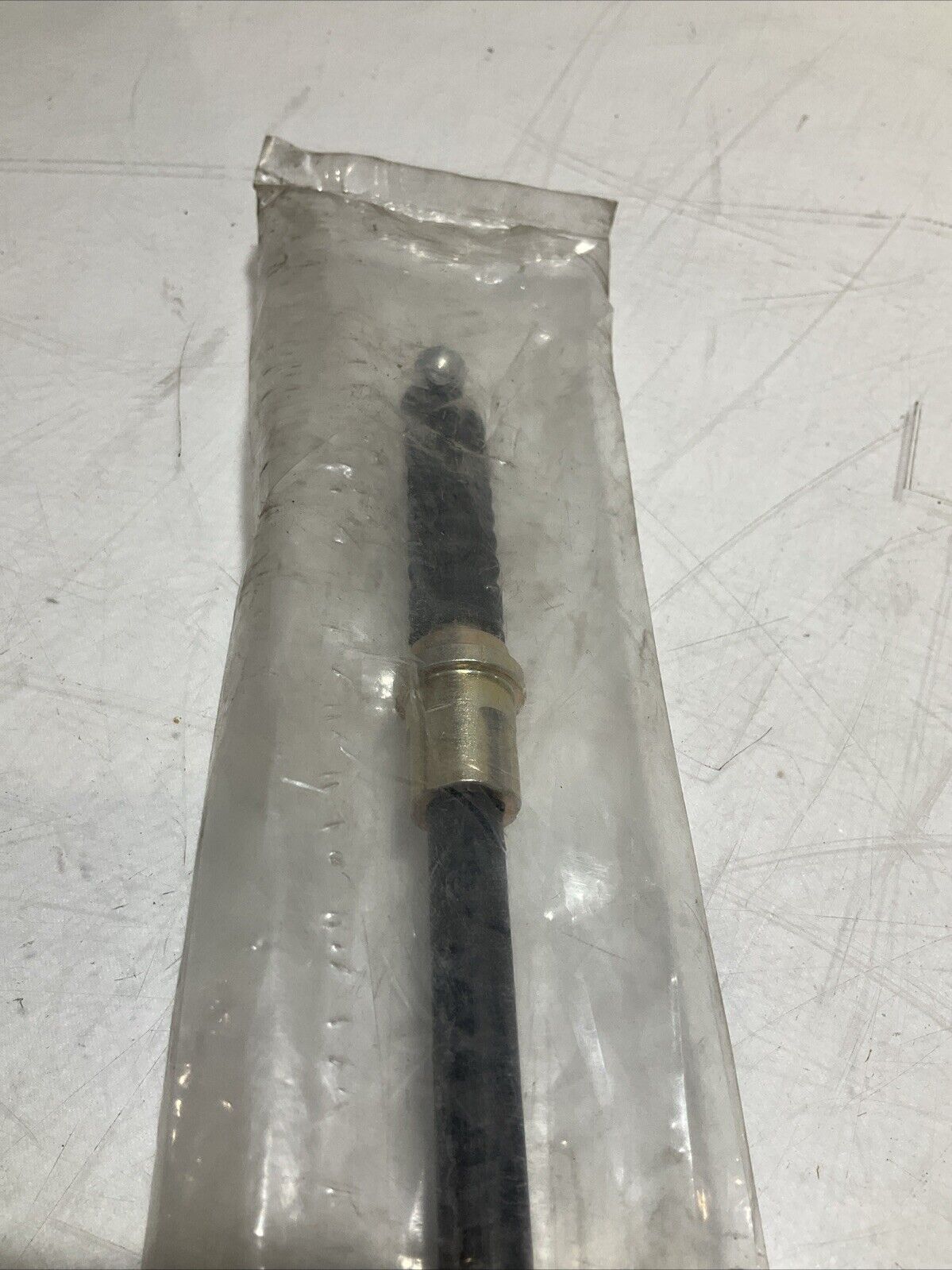 JOHN DEERE AM136945 ORIGINAL EQUIPMENT CABLE ASSEMBLEY 476-U3S