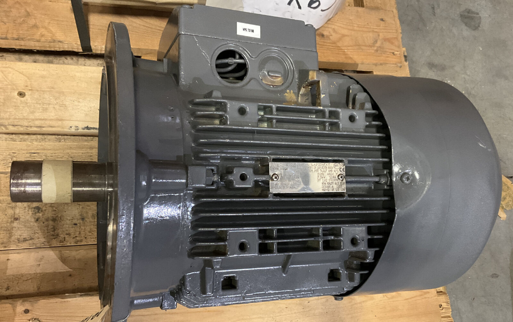 SIEMENS D-91056 MOTOR 1KA91334KA11 E0304/318161 26 001 7.5kw 373