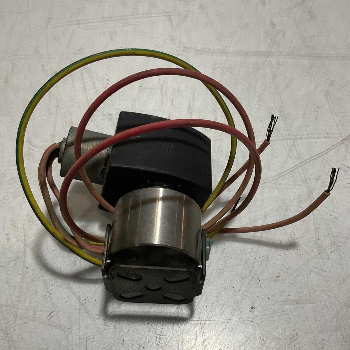 ASCO RED-HAT EF8262G80 SOLENOID AND AIR-CONTROLLED U3S