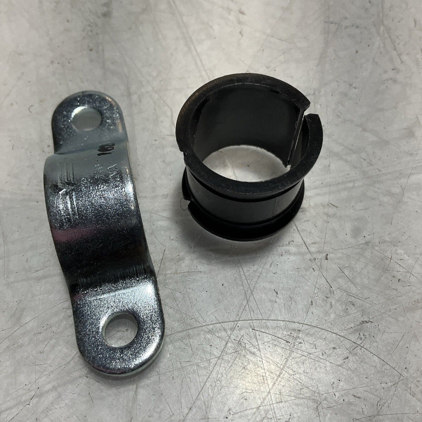 DORMAN 905-110 SHIFT TUBE CLAMP AND BUSHINGS LOT OF 3 476-U3S