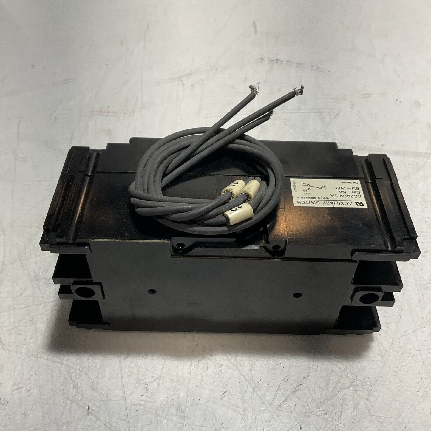 FUJI ELECTRONIC BU-ECA2005 CIRCUIT BREAKER 5AMP 240VAC 2 POLE LOT OF 2 U3S