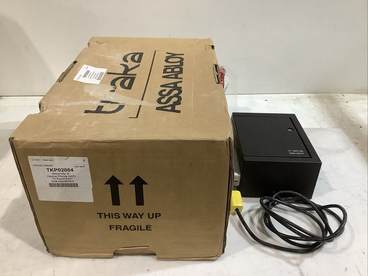 TRAKA R8111 R0128 ELECTRONIC KEY CONTROL SYSTEM CABINET L8H