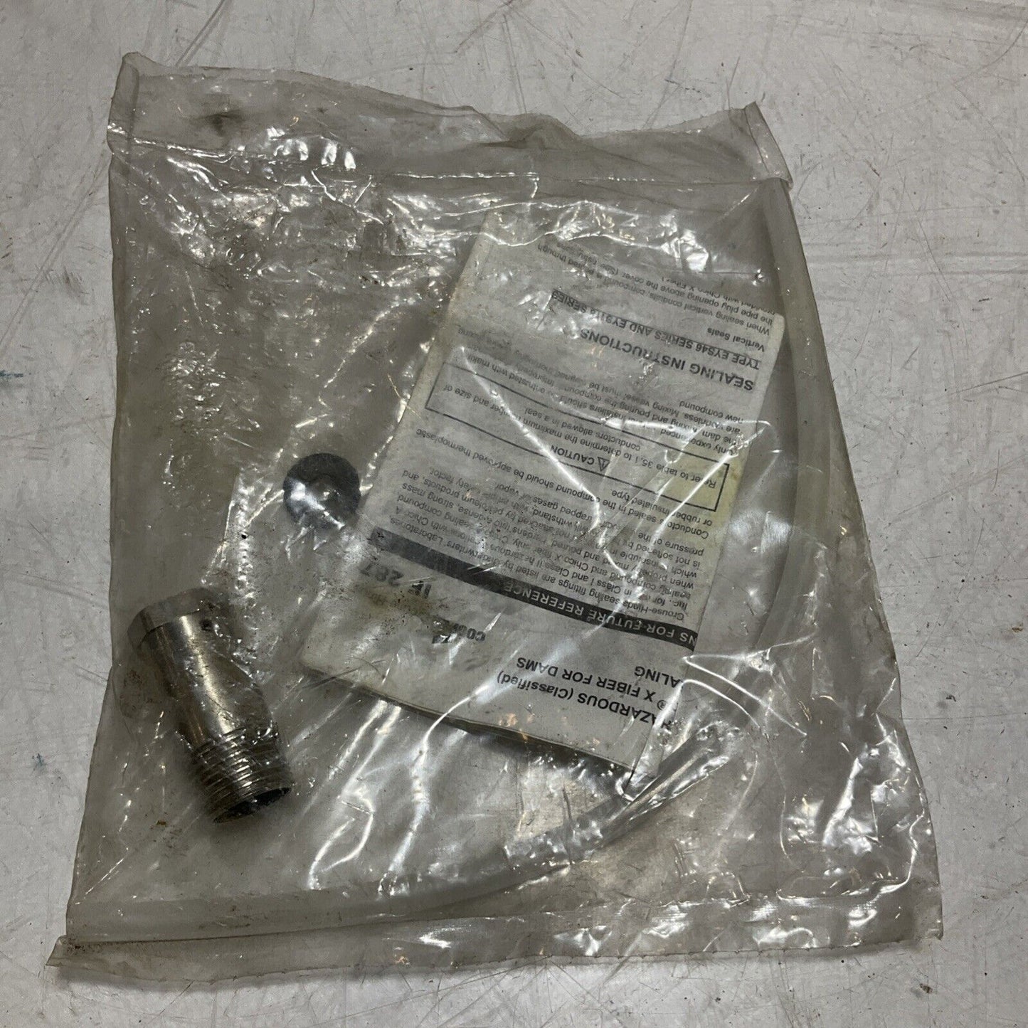COOPER CROUSE HINDS EYD46 SA FEMALE&MALE CONDUIT SEAL FITTING M/F 1-1/4IN 678