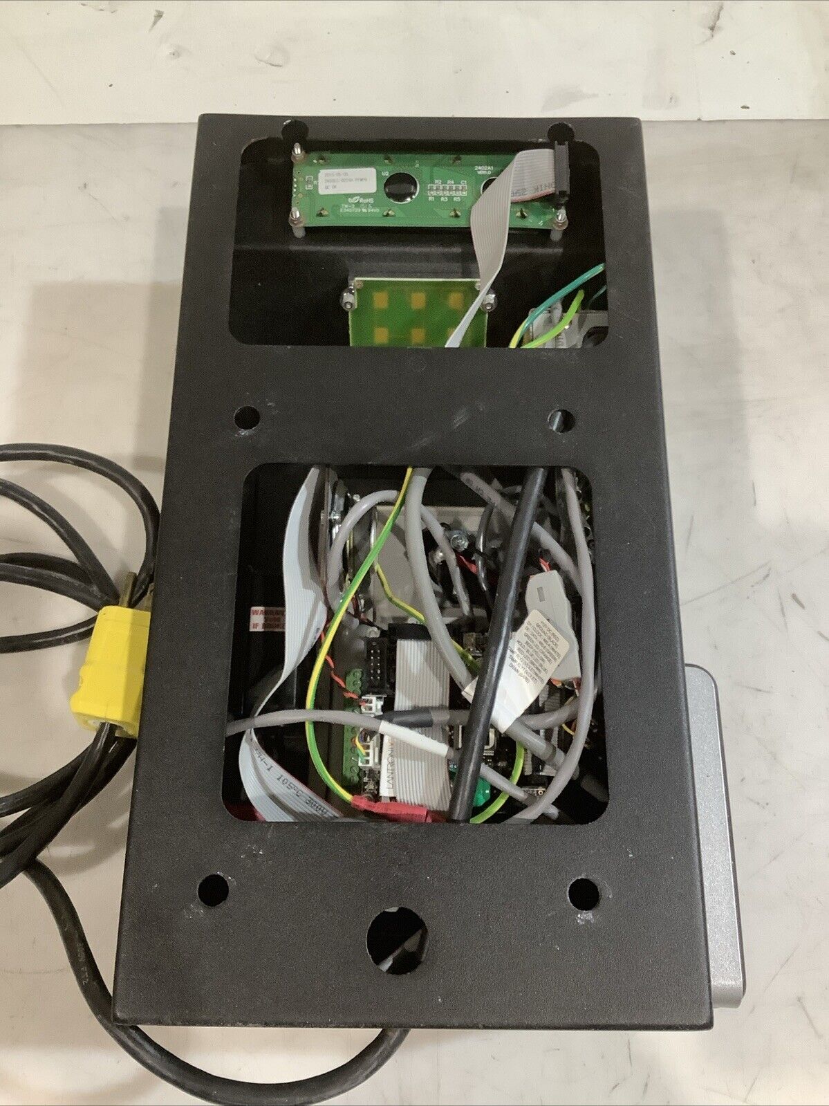 TRAKA R8111 R0128 ELECTRONIC KEY CONTROL SYSTEM CABINET L8H