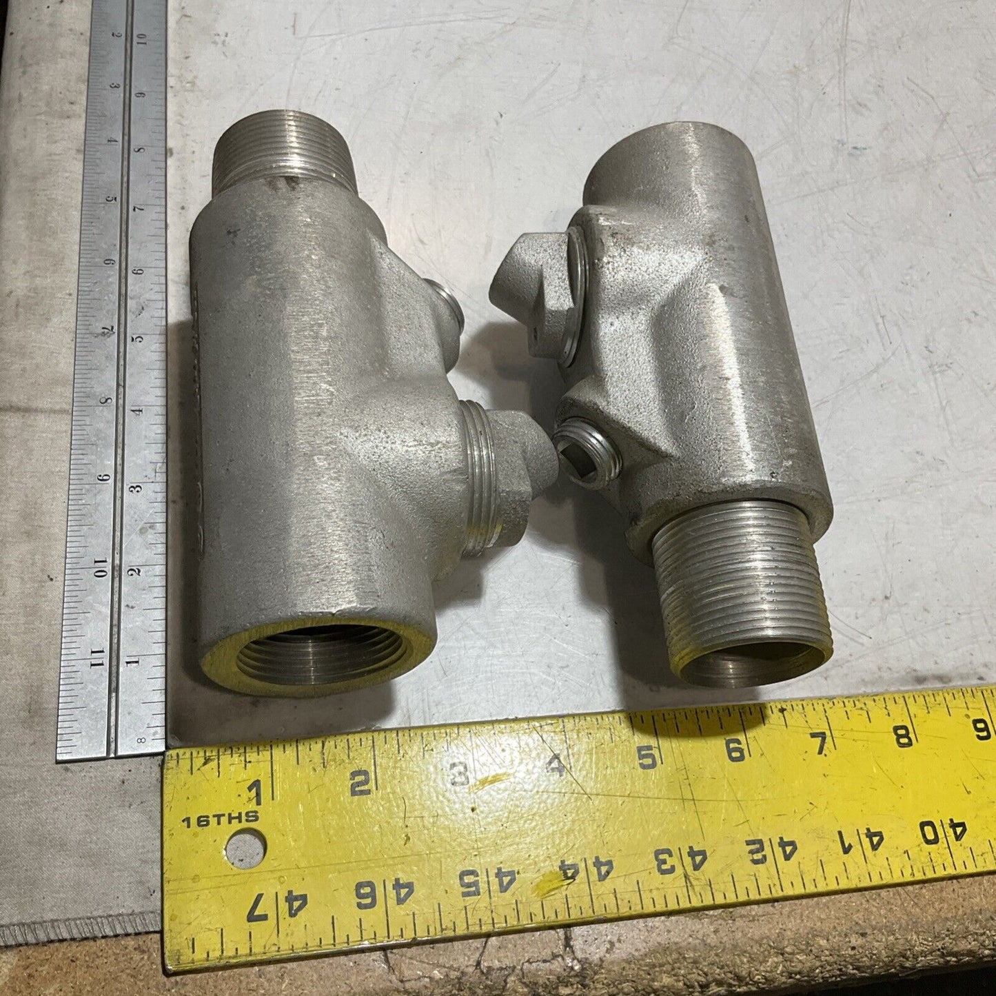 COOPER CROUSE HINDS EYD46 SA FEMALE&MALE CONDUIT SEAL FITTING M/F 1-1/4IN 678
