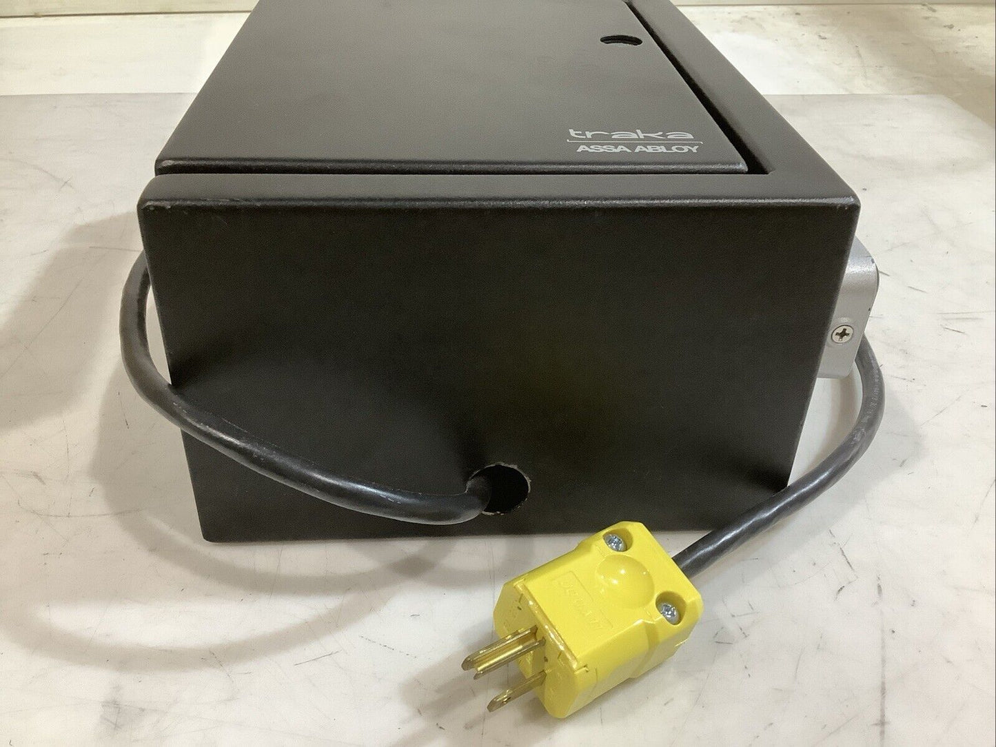 TRAKA ASSA ABLOY MN-KC-16-540 B8129 R0103 ELECTRONIC KEY CABINET L8H