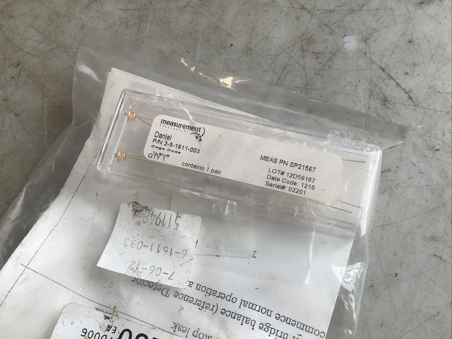 NIB MEASUREMENT EMERSON 2-5-1611-003 THERMISTORS 678