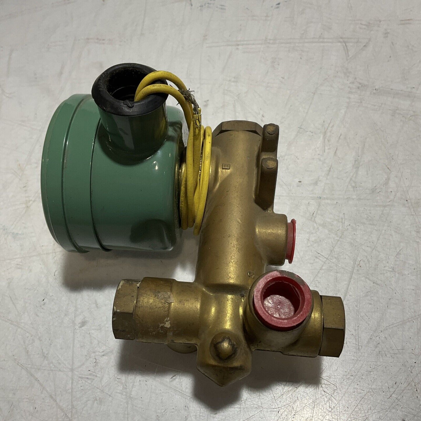 ASCO RED-HAT EF8300A082G - EFHP801173 GENERAL SOLENOID CONTROL VALVE 24/DC U3S