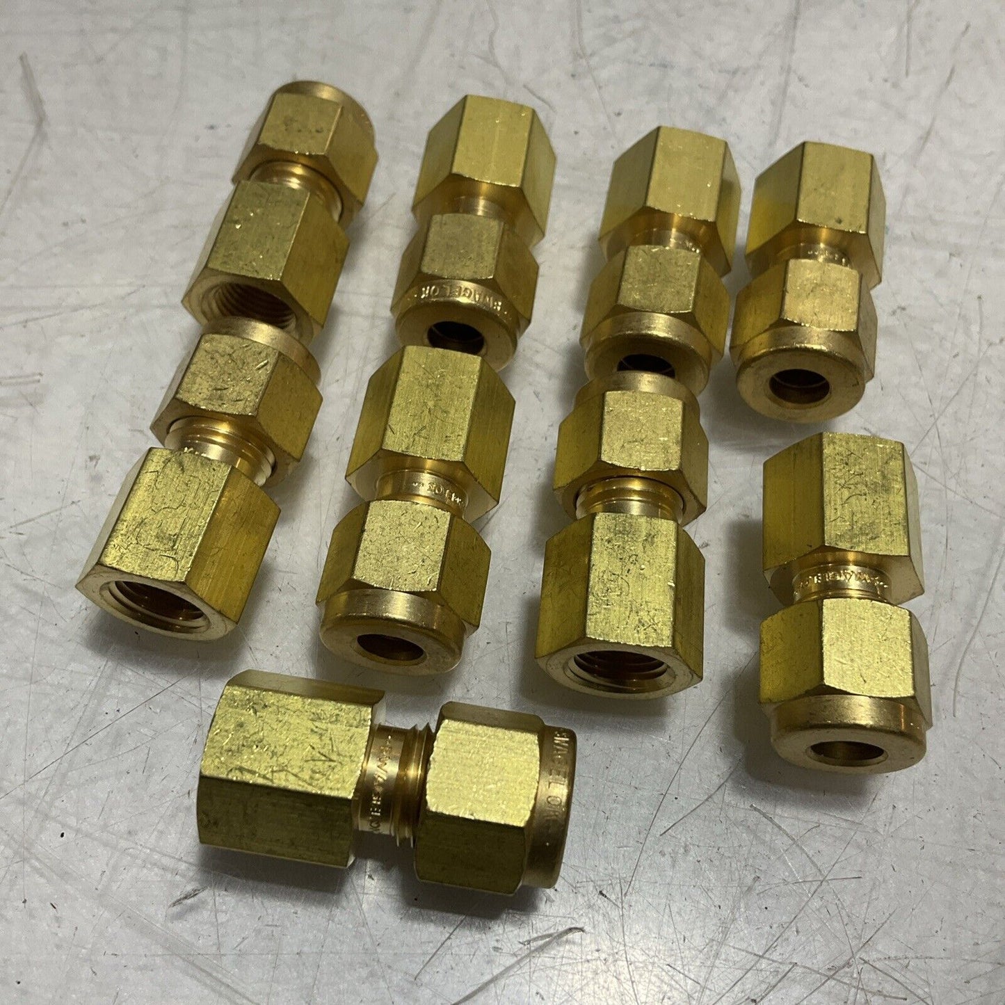 SWAGELOK B-400-7-2 BRASS TUBE FITTING CONNECTOR FPN LOT OF 9 U3S