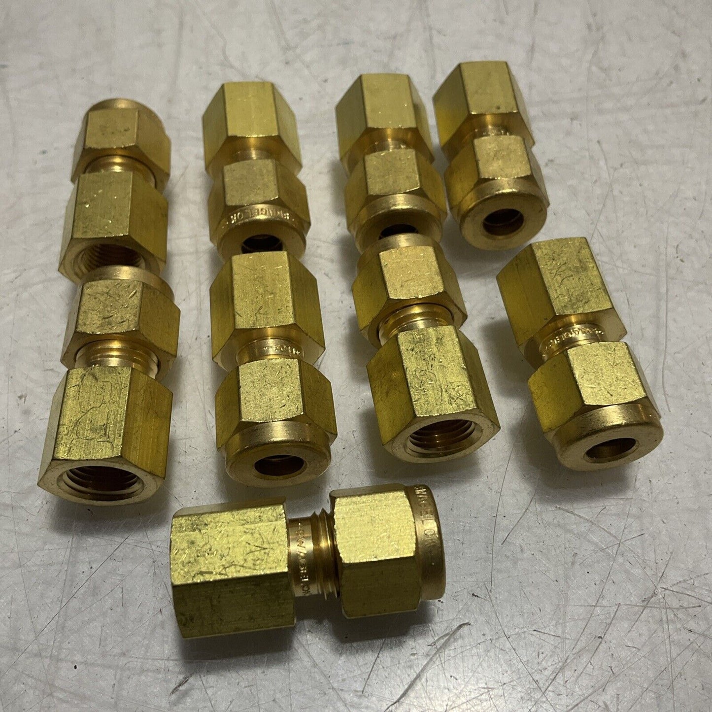 SWAGELOK B-400-7-2 BRASS TUBE FITTING CONNECTOR FPN LOT OF 9 U3S
