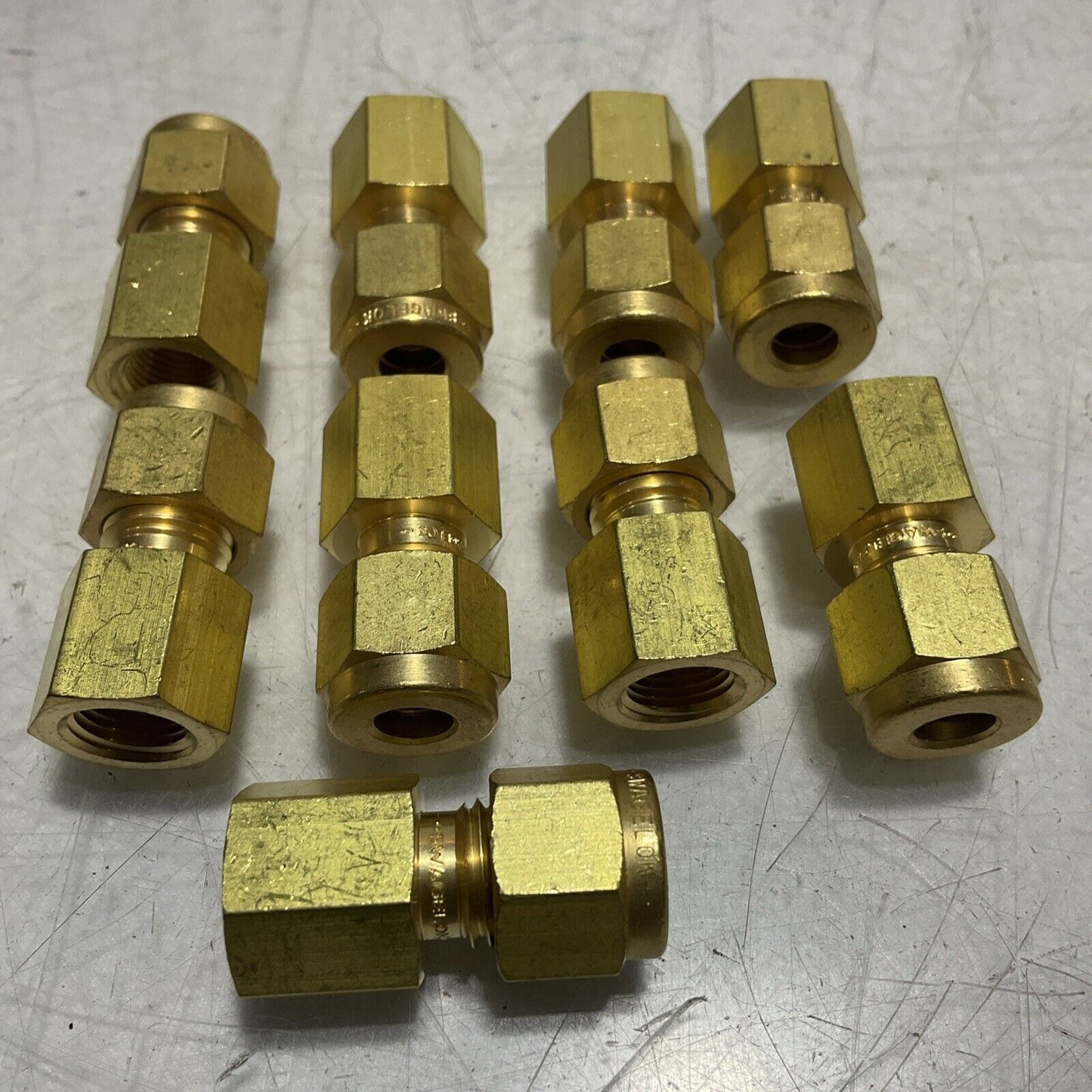 SWAGELOK B-400-7-2 BRASS TUBE FITTING CONNECTOR FPN LOT OF 9 U3S