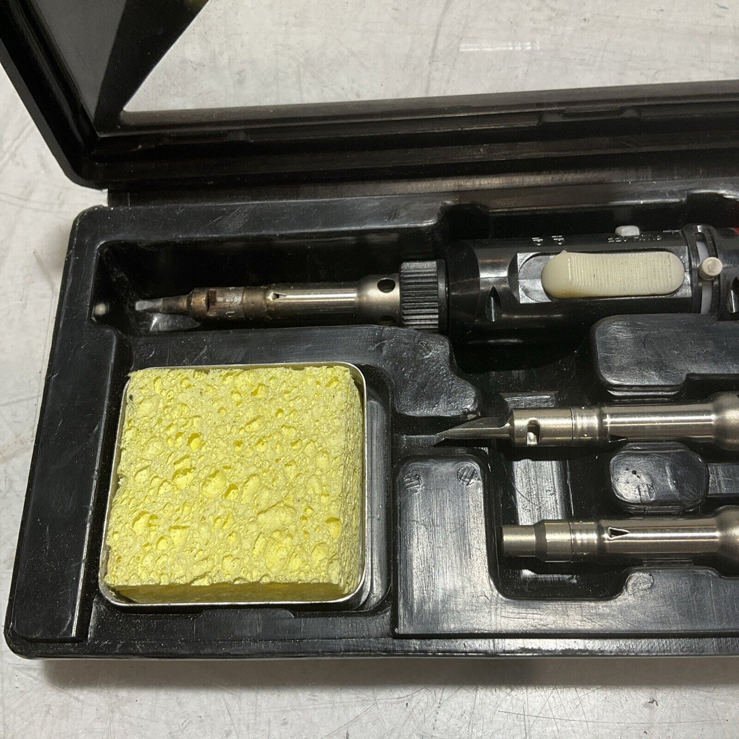 MASTER APPLICATION UT-40SIK SOLDERING IRON/HEATING TOOL BOX KIT U3S