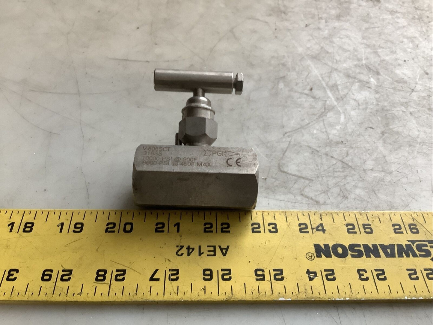 PARKER V-508SCT T-HANDLE VALVE 316SS FEMALE/FEMALE 10000PSI AT 200F 678