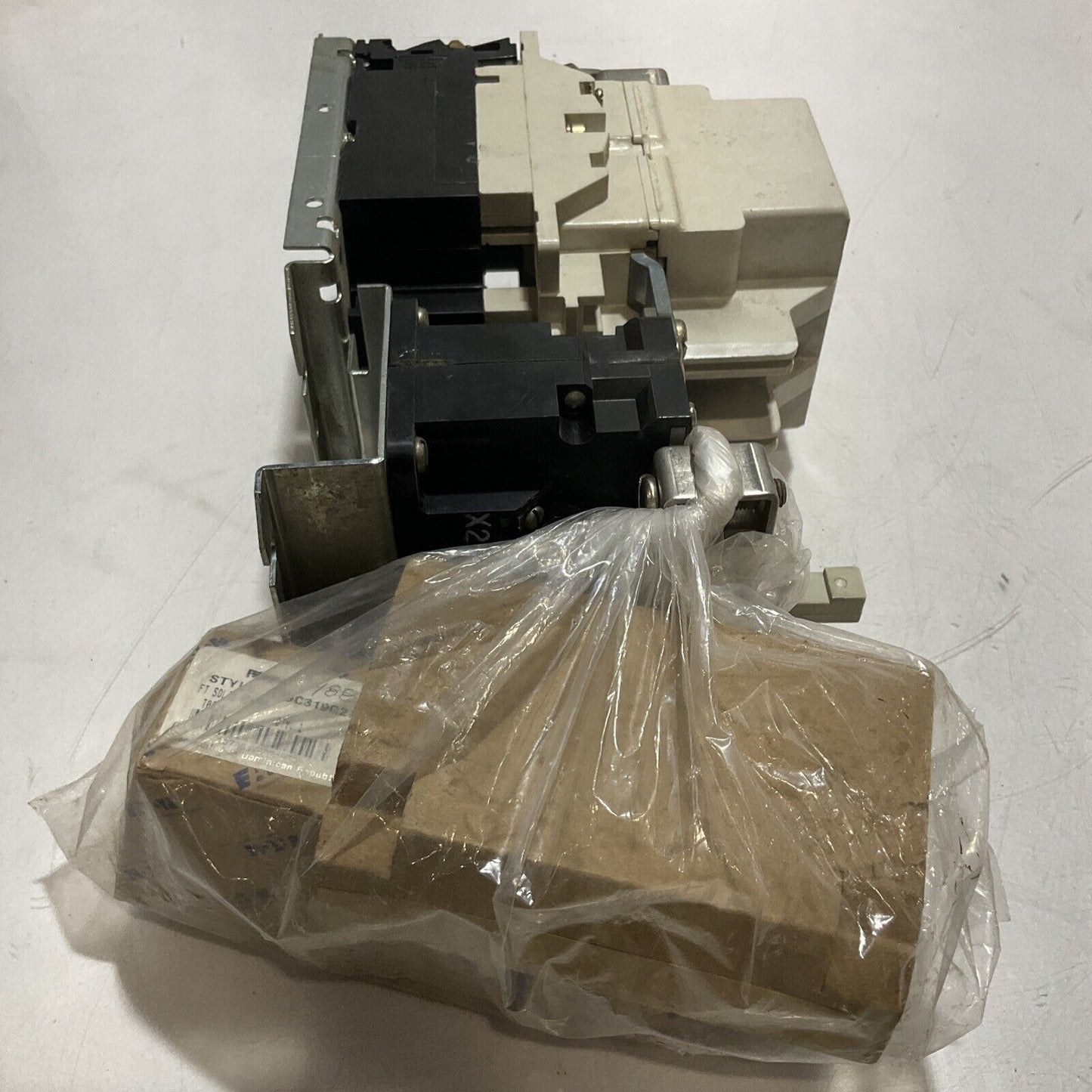 WESTINGHOUSE MOTOR CONTROL A200M4CACD MOTOR STARTER 200V U3S