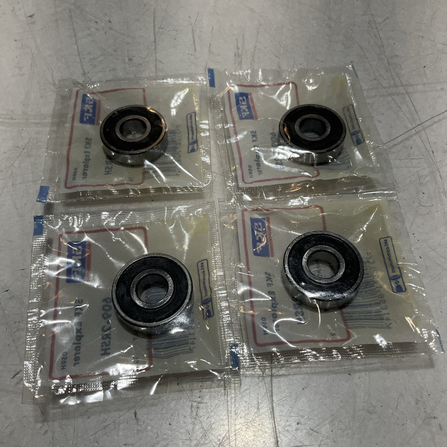 SKF  609-2RSH DEEP GROOVE BALL  BEARING SEAL LOT OF  4 U3S