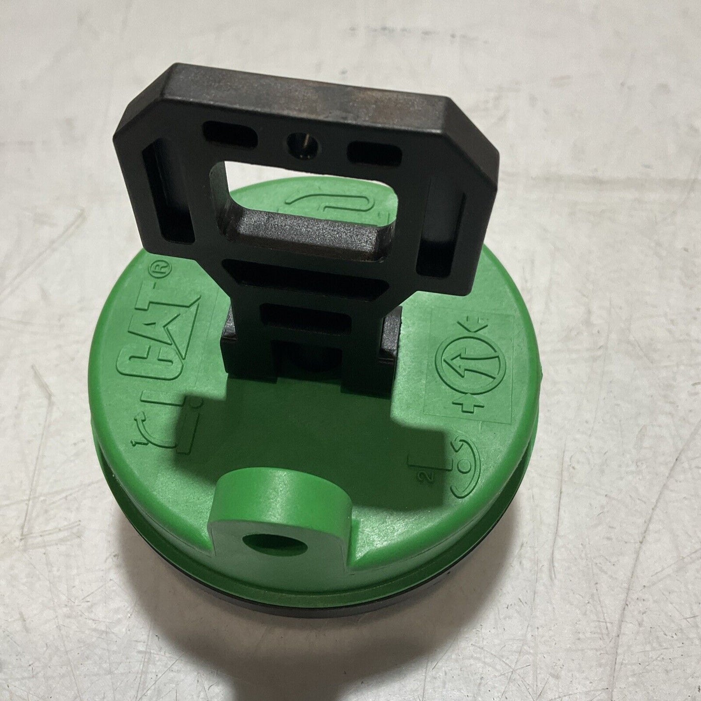 CAT-CATTERPILLAR 142-8828 BLACK AND GREEN LOCKABLE HYDRAULIC NON-VENT CAP U3S