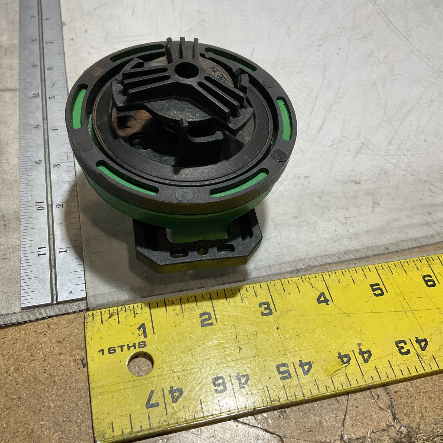 CAT-CATTERPILLAR 142-8828 BLACK AND GREEN LOCKABLE HYDRAULIC NON-VENT CAP U3S