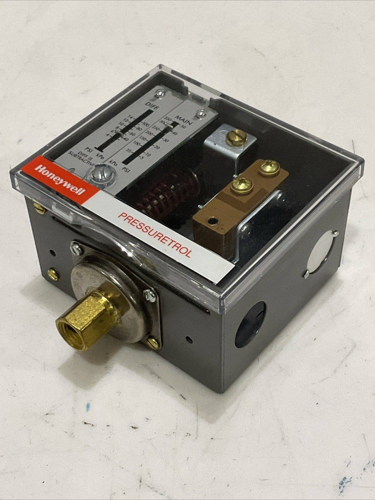 HONEYWELL L404F 1375 PRESSURETROL PRESSURE CONTROLLER SWITCH RANGE 5-50 PSI RM6