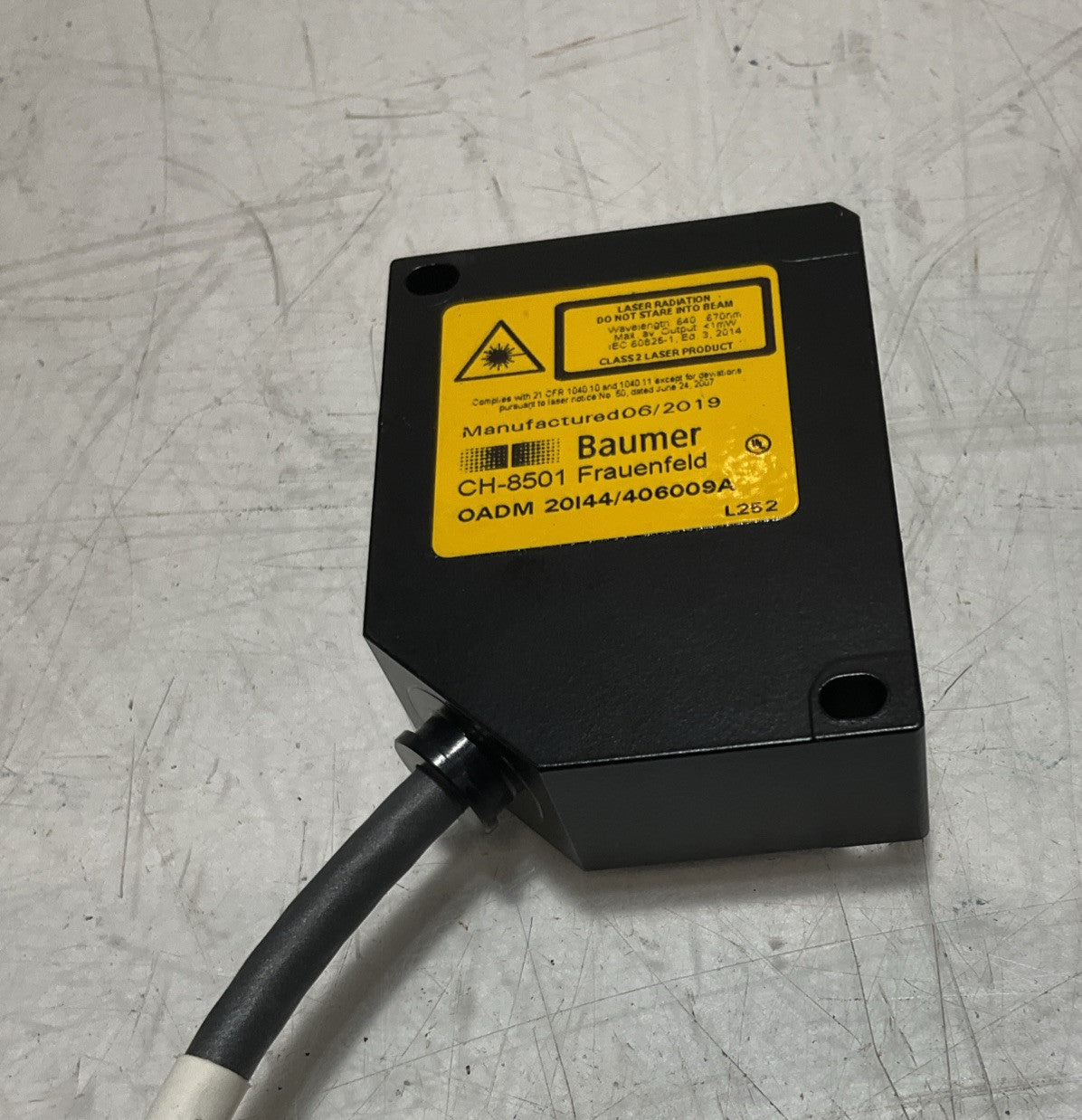BAUMER CH-8501 OADM 20144 LONG RANGE THICKNESS LASER SENSOR U3S
