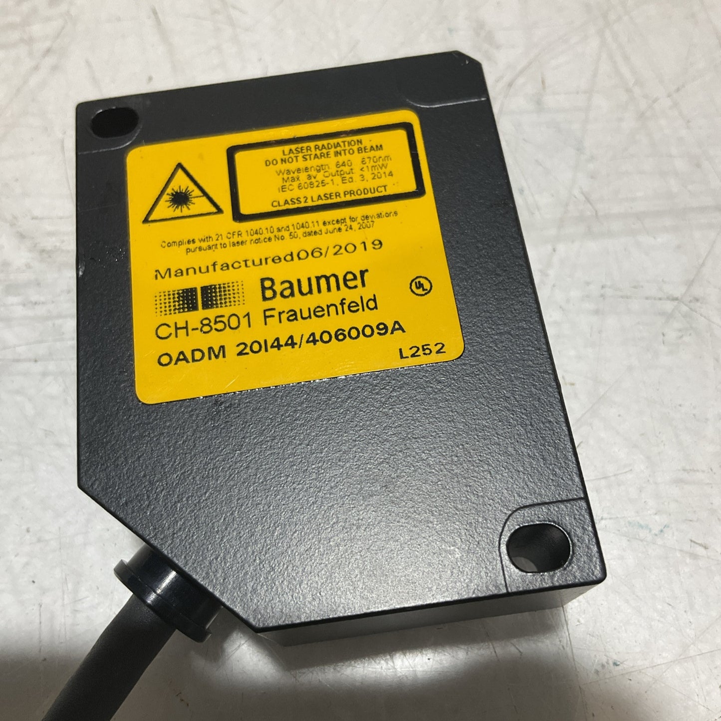 BAUMER CH-8501 OADM 20144 LONG RANGE THICKNESS LASER SENSOR U3S