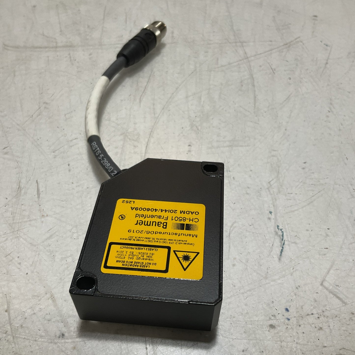 BAUMER CH-8501 OADM 20144 LONG RANGE THICKNESS LASER SENSOR U3S