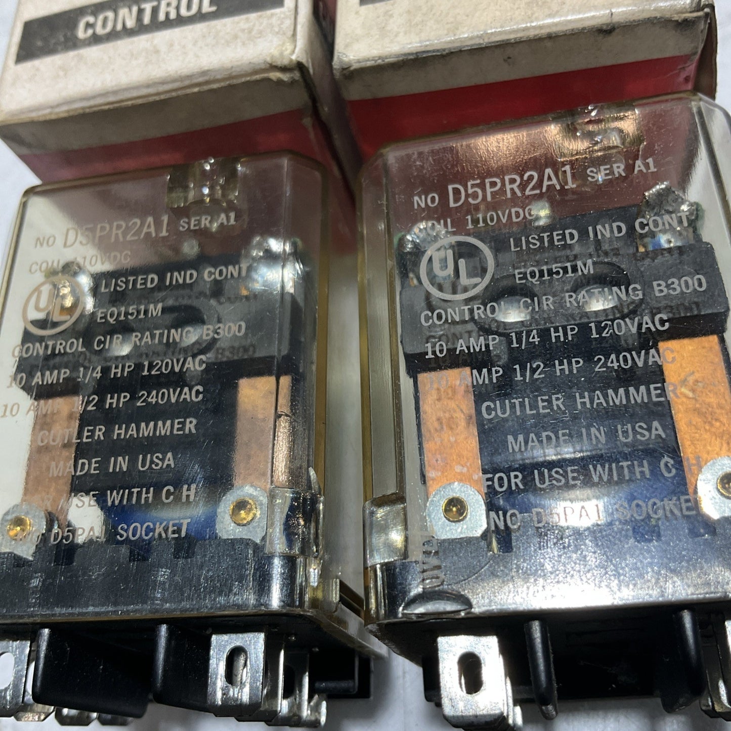 CUTLER-HAMMER D5PR2A1 GENERAL PURPOSE PLUG-IN RELAY SOCKER LOT OF 2 U3S
