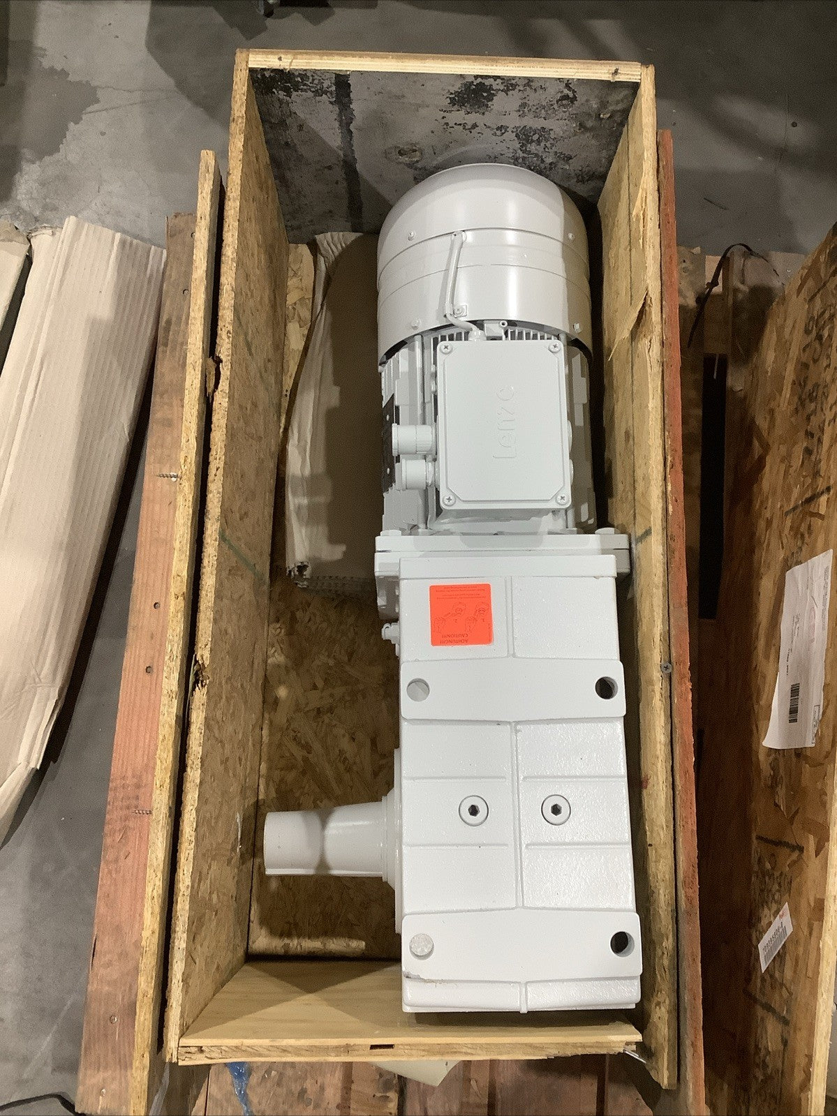 LENZE EN60034 GEARMOTOR IN CRATE GKS07-3M VBR 112C22 U3S