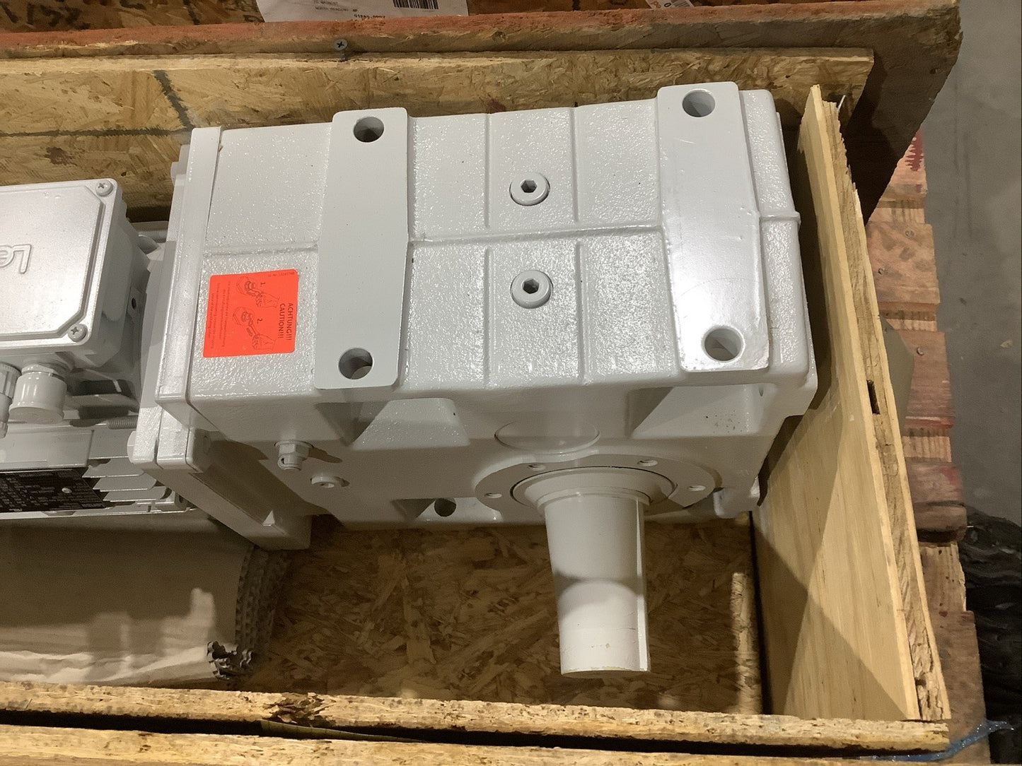 LENZE EN60034 GEARMOTOR IN CRATE GKS07-3M VBR 112C22 U3S