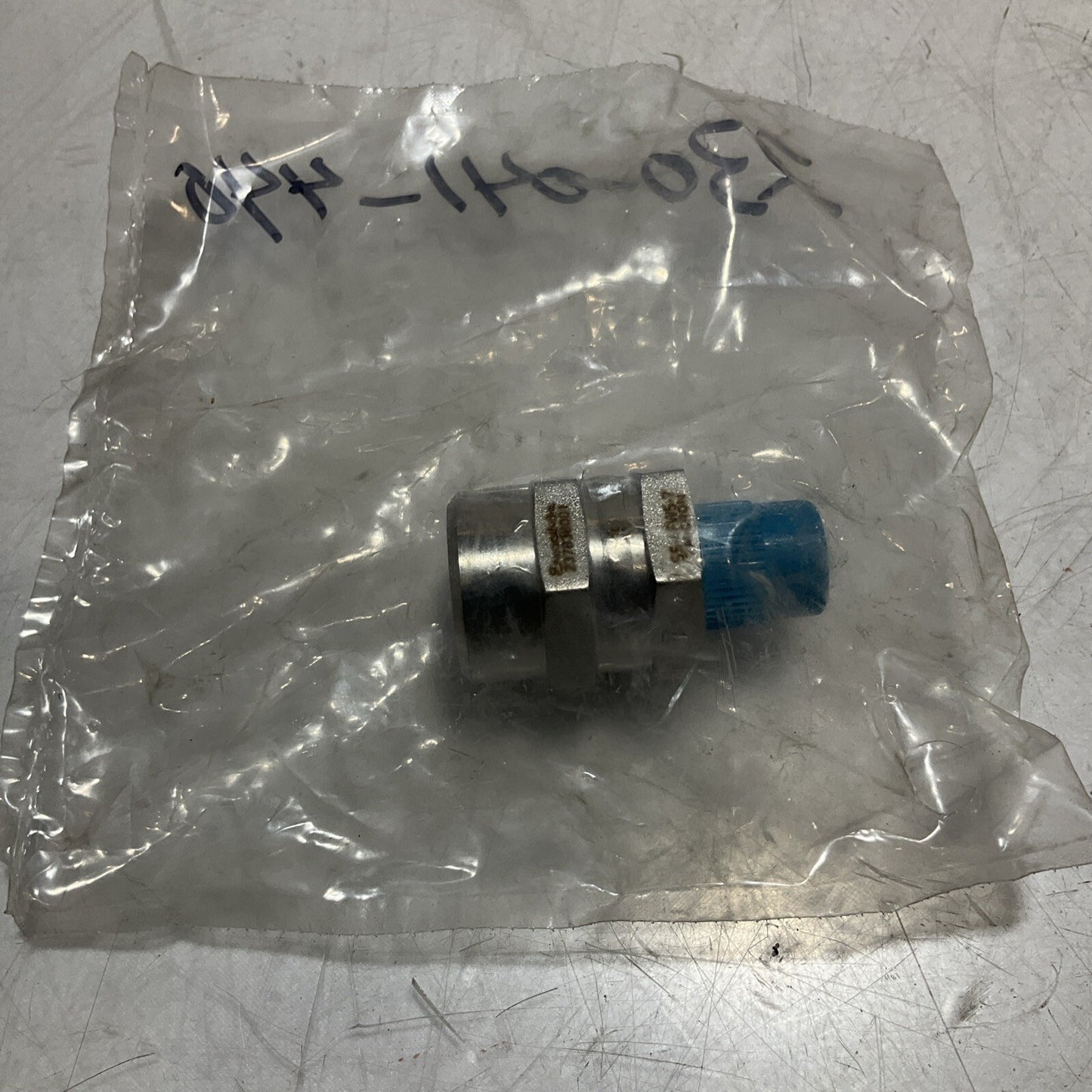 SS-4FW5-7 230-041-440 STAINLESS STEEL IN-LINE FILTER LOT OF 12 U3S