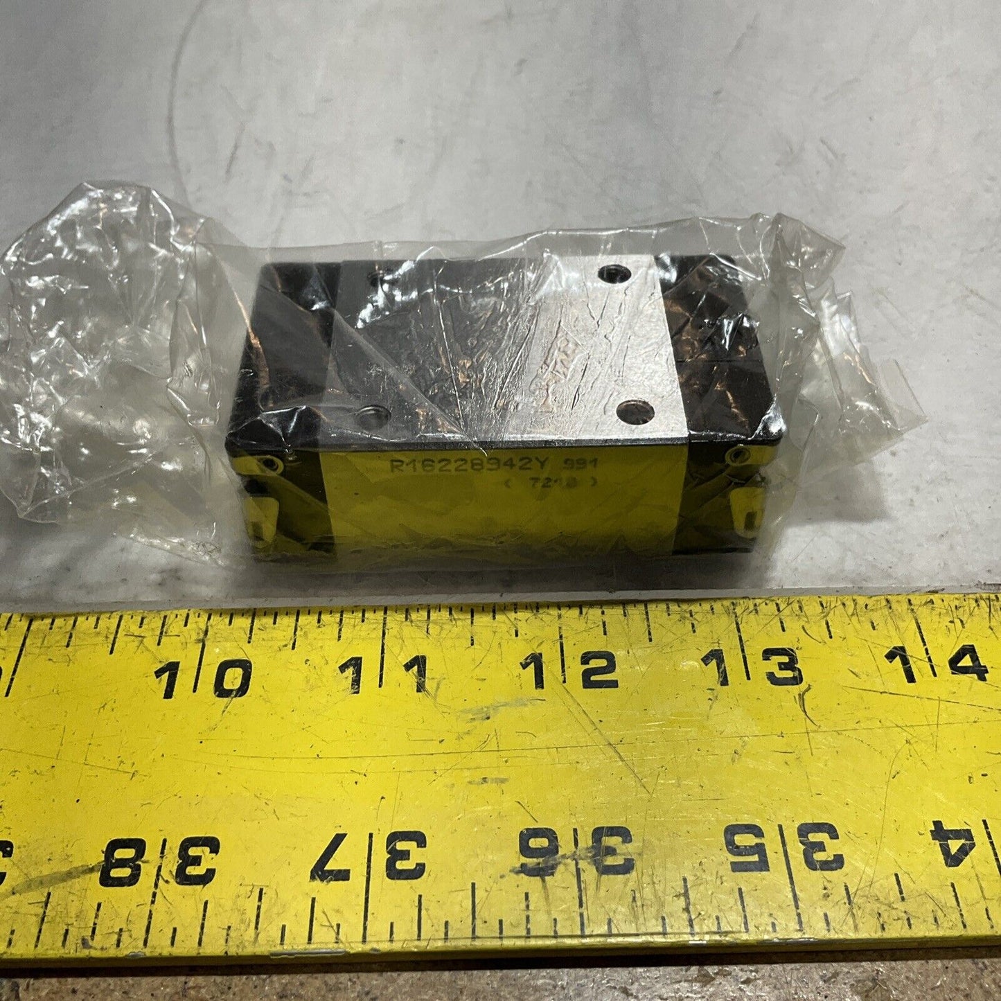 REXROTH BOSCH R16228942Y-991-7210 BEARING RUNNING BLOCK KIT LOT OF 2 U3S