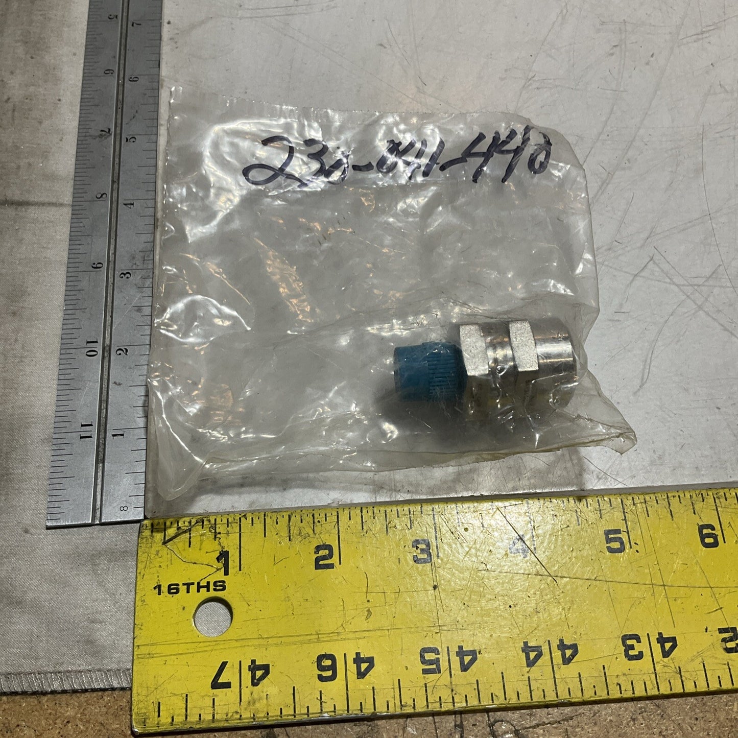 SS-4FW5-7 230-041-440 STAINLESS STEEL IN-LINE FILTER LOT OF 12 U3S