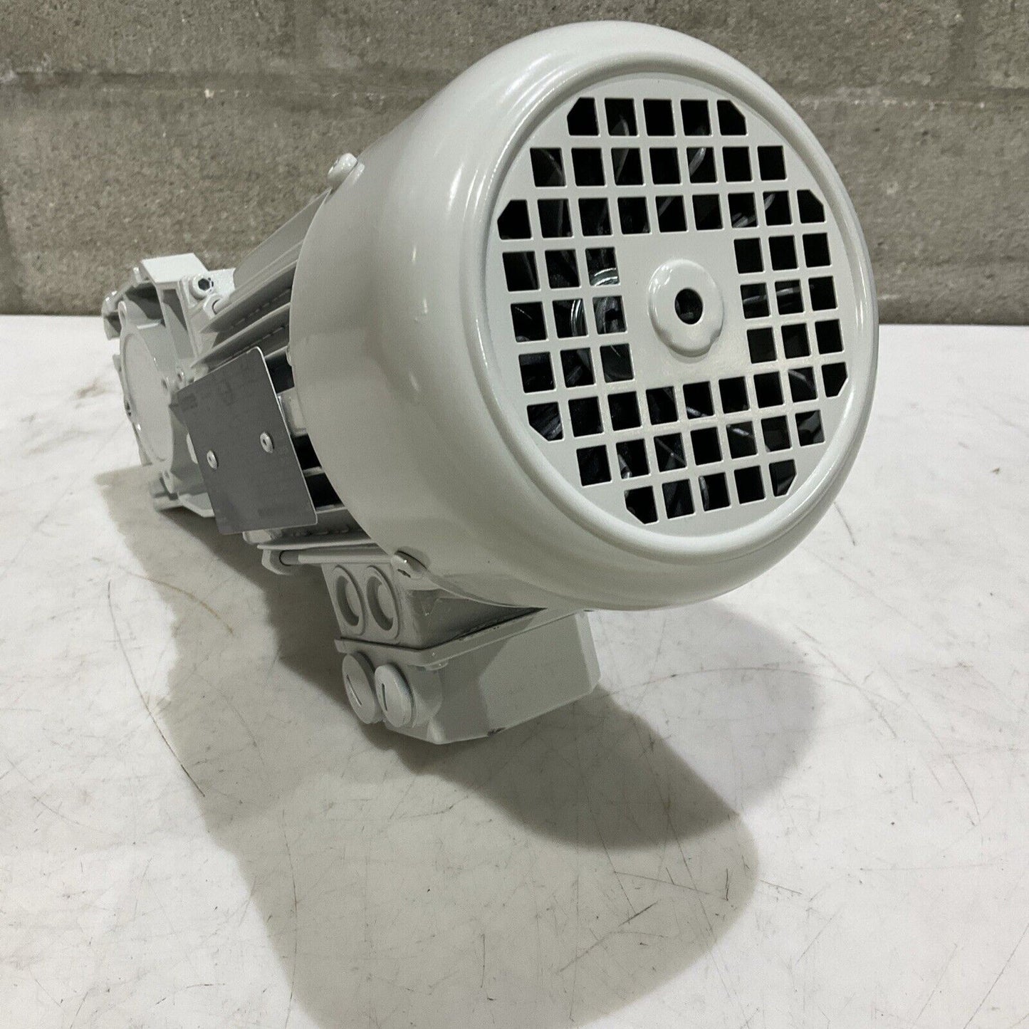 LENZE 3-MOT EN60034 MDEMAXX 071-32 GKR03-2M VBR 071C32 GEARBOX MOTOR U3S