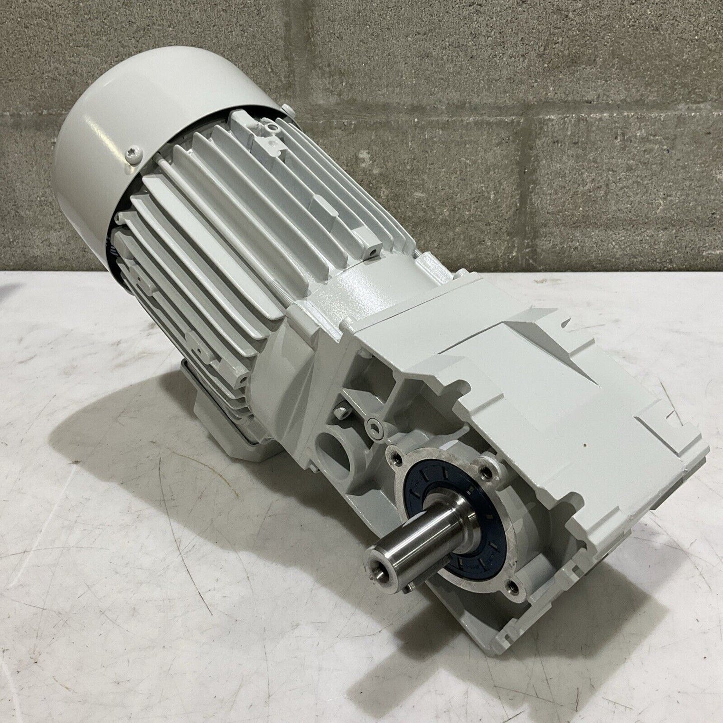 LENZE 3-MOT EN60034 MDEMAXX 071-32 GKR03-2M VBR 071C32 GEARBOX MOTOR U3S