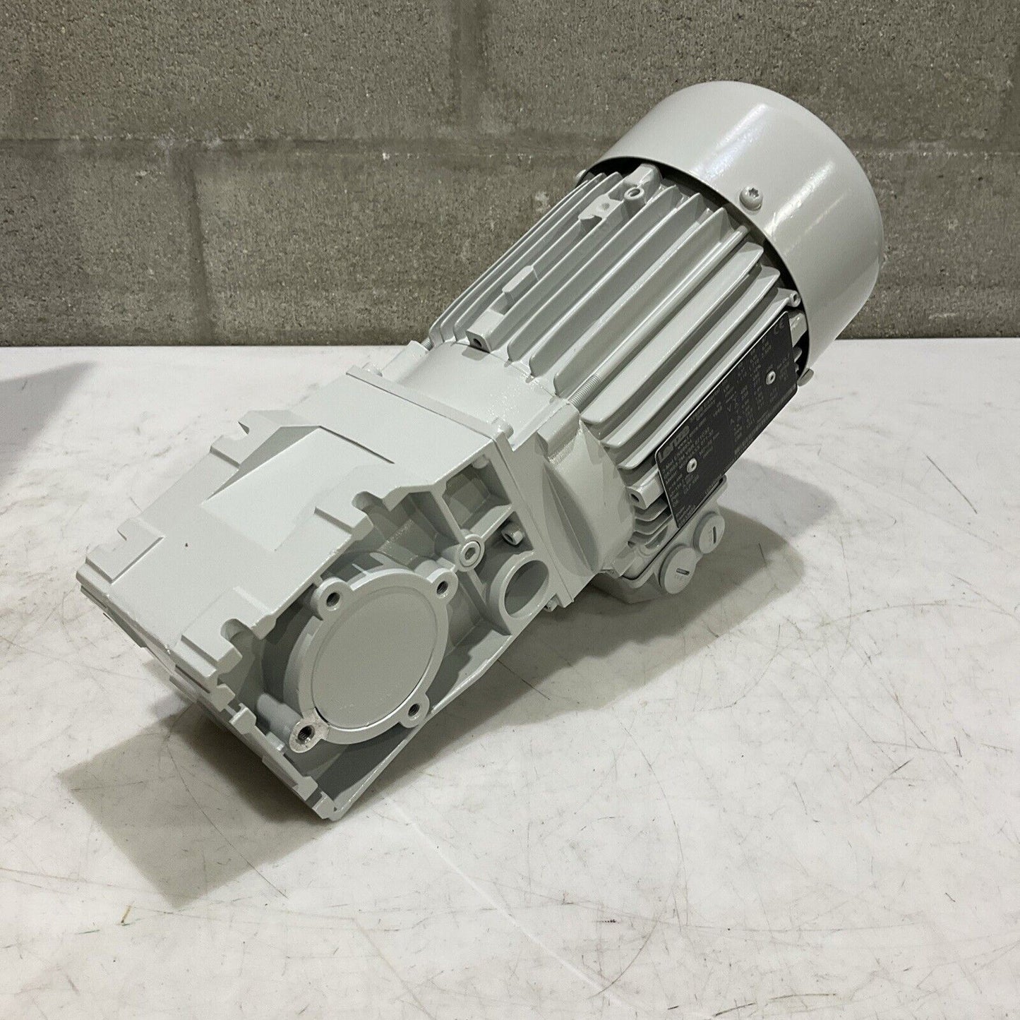 LENZE 3-MOT EN60034 MDEMAXX 071-32 GKR03-2M VBR 071C32 GEARBOX MOTOR U3S