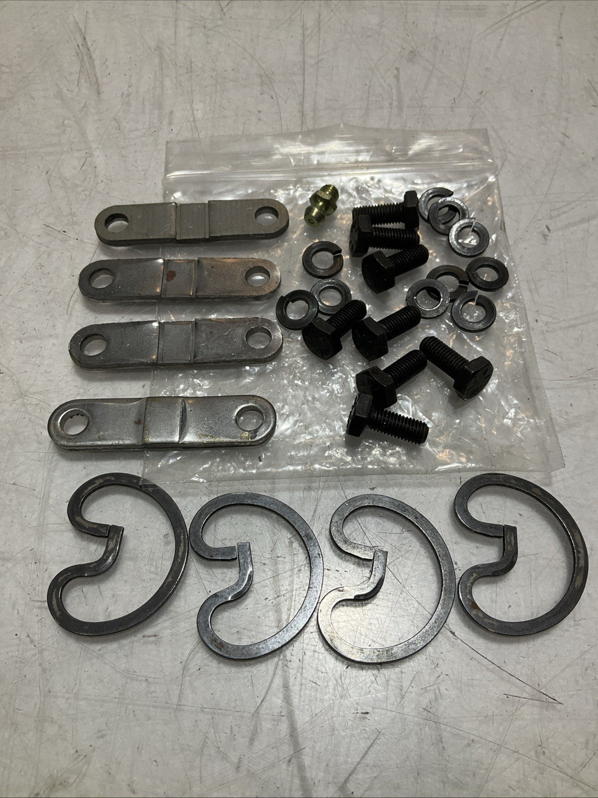 CATERPILLAR- CAT OEM 8V6435 SPIDER BEARING ASSEMBLY KIT 476