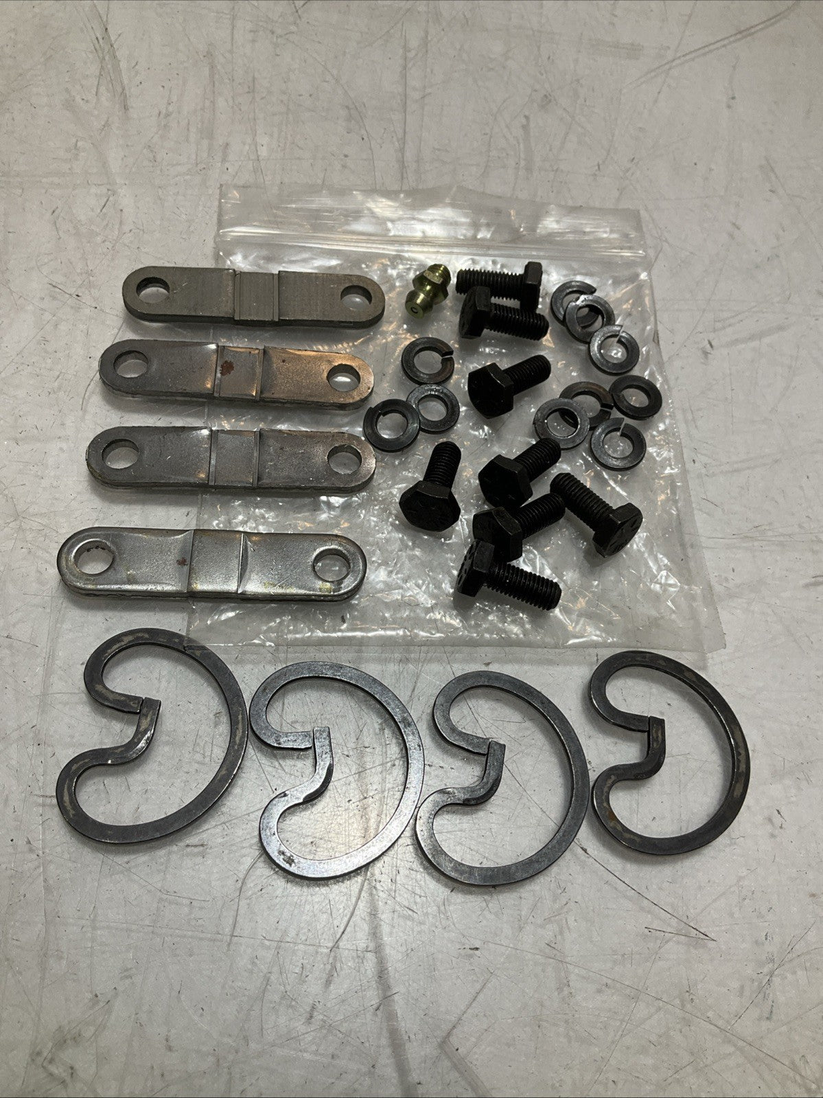 CATERPILLAR- CAT OEM 8V6435 SPIDER BEARING ASSEMBLY KIT 476