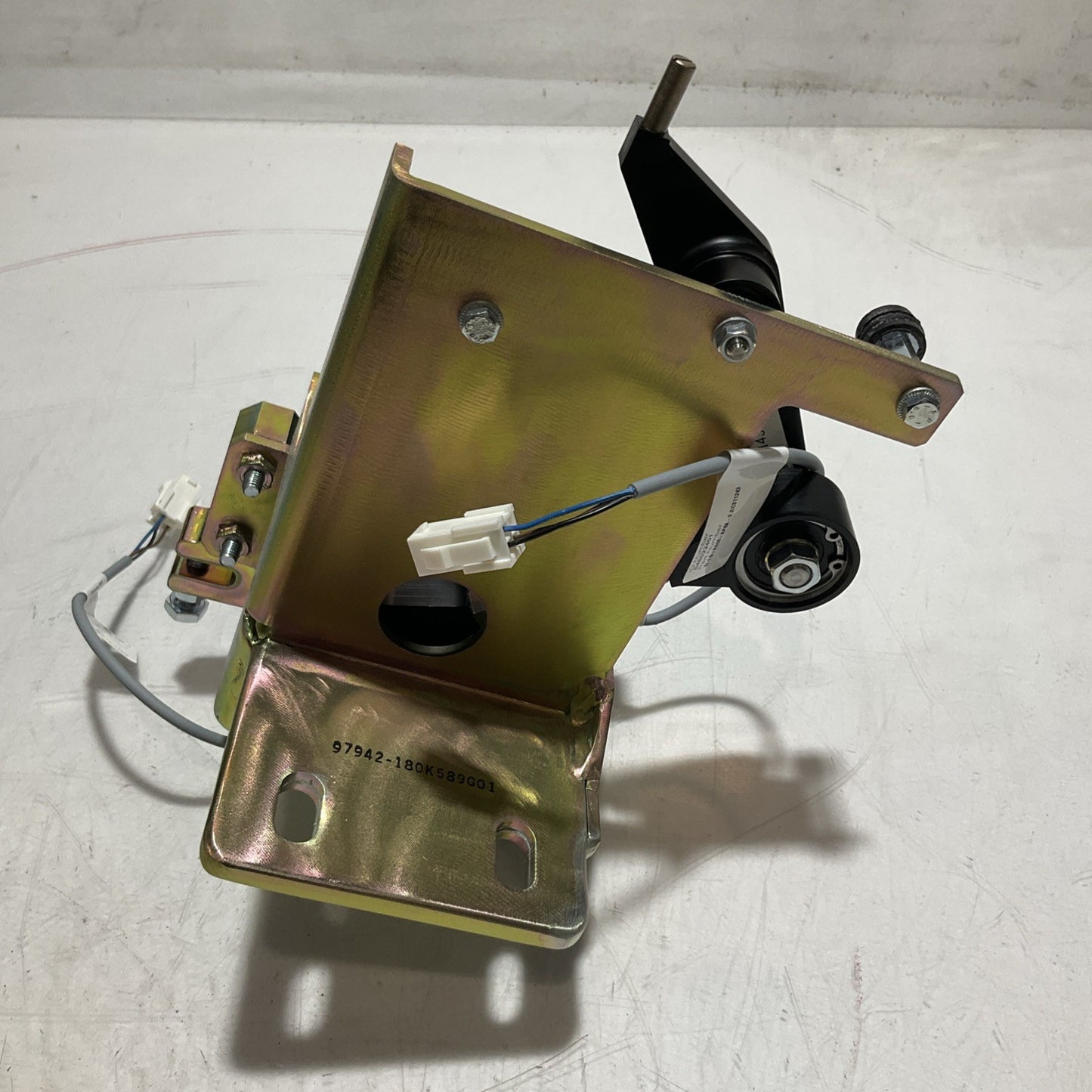 LENZE MCS 06F41LRSOBO-B11N-ST5OON-R2SU ST.STARR SERVO MOTOR ASSEMBLY U3S