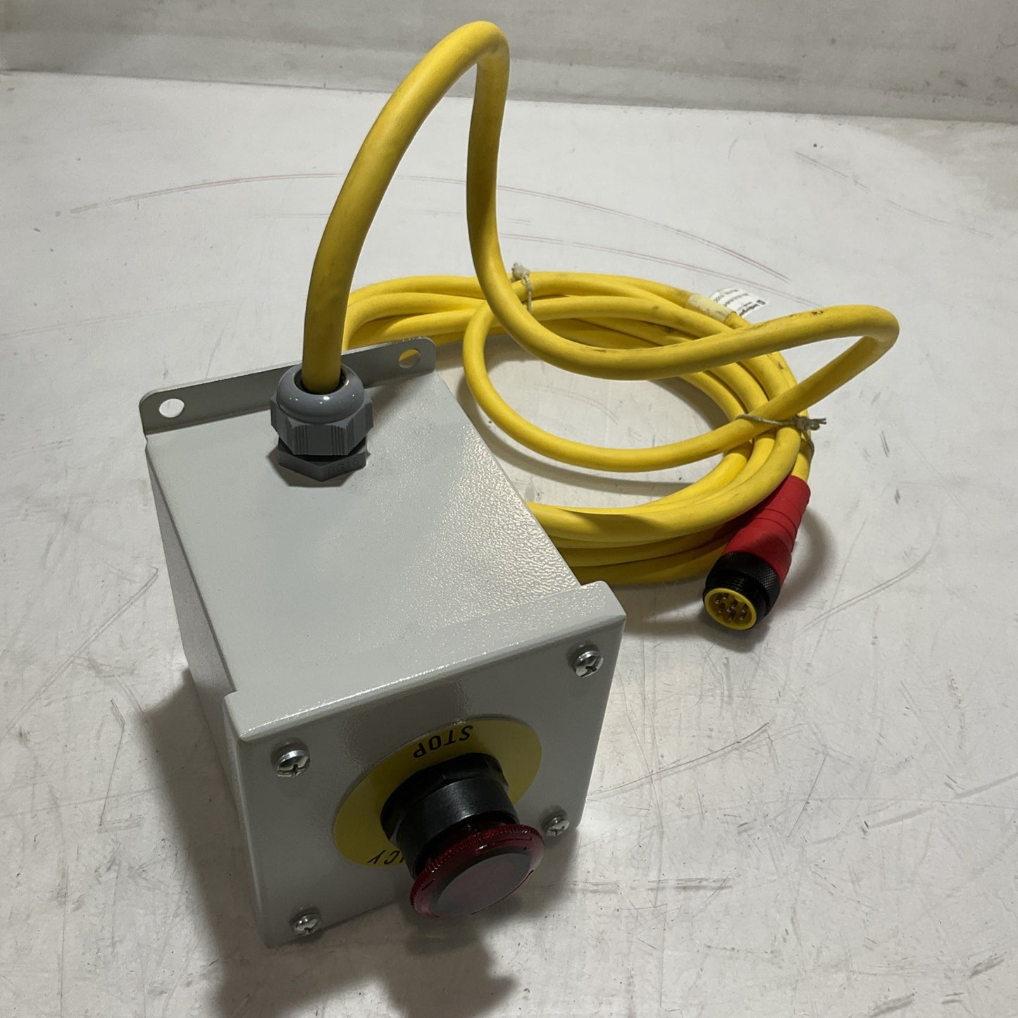 HONEYWELL 21417-USS EMERGENCY- STOP BOX 8 PIN MINIFAST LUMBERG MALE 6M U3S