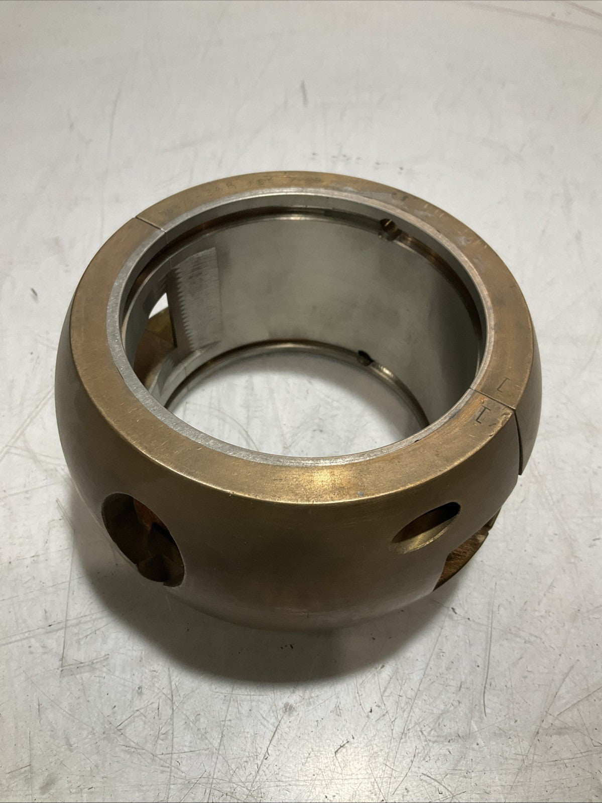 RELIANCE ELECTRIC E5800-E6800 SLEEVE BEARING SPHERICAL BORE 3 3/4” 373