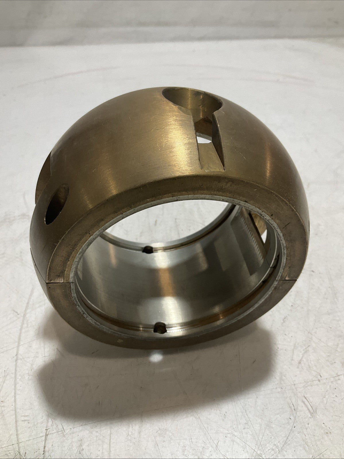 RELIANCE ELECTRIC E5800-E6800 SLEEVE BEARING SPHERICAL BORE 3 3/4” 373