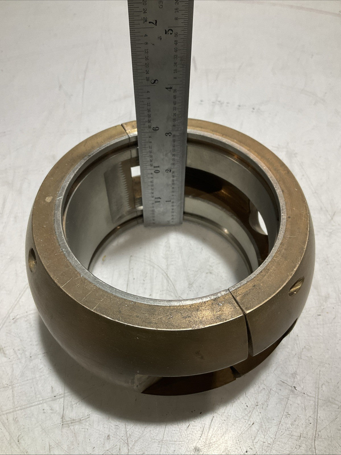 RELIANCE ELECTRIC E5800-E6800 SLEEVE BEARING SPHERICAL BORE 3 3/4” 373