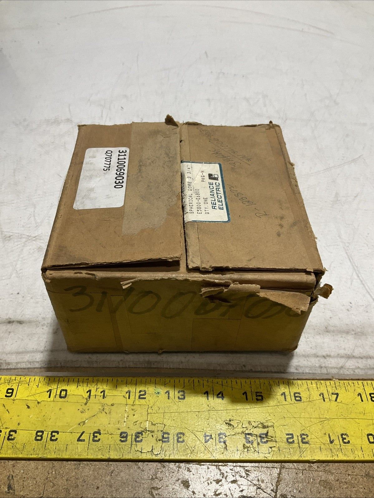 RELIANCE ELECTRIC E5800-E6800 SLEEVE BEARING SPHERICAL BORE 3 3/4” 373