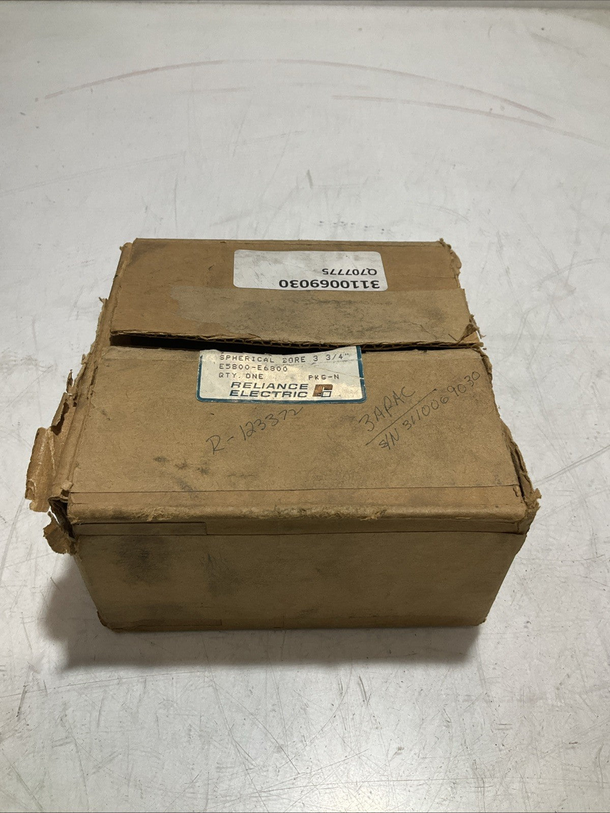 RELIANCE ELECTRIC E5800-E6800 SLEEVE BEARING SPHERICAL BORE 3 3/4” 373