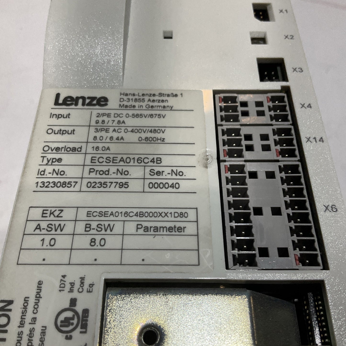 LENZE ECSE016C4B DRIVE VARIABLE FREQUENCY CONTROLLER INVERTER XE25